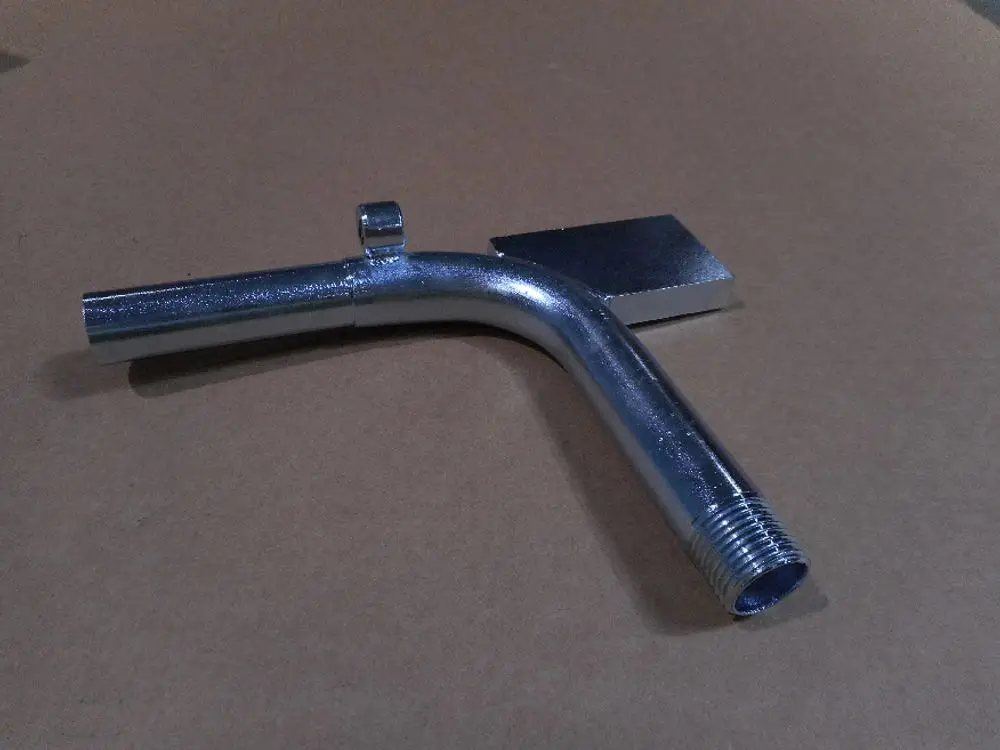 Gaslanze mit einem gebogenen Rohr und einem flachen Ende. Verarbeitet aus Metall, erkennbar durch eine glänzende Oberfläche. Produkt von Remeha.